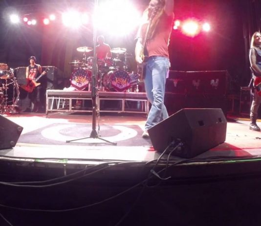 Alex Shumaker, 10 år, Spiller Trommer For Det Amerikanske Hard Rock Bandet Jackyl!