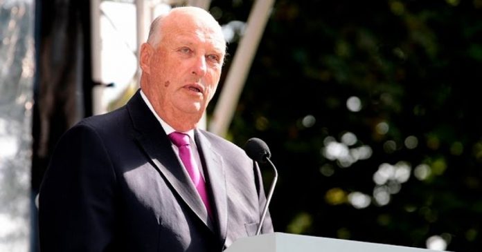 Kong Harald Taler Om Kjærlighet, Religion Og Toleranse i Hage Party